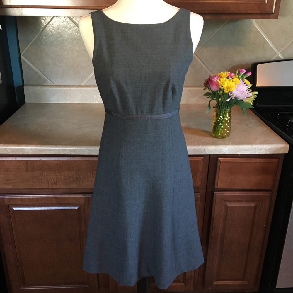 GAP Sleeveless Stretch dress size 2 Gray